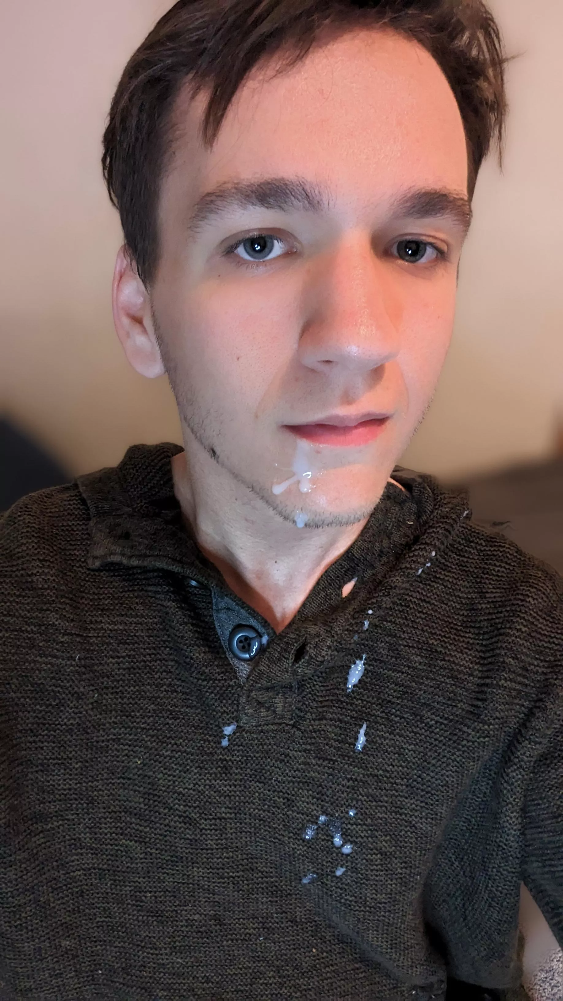 18 Cum shot landed right onto mouth 🍆💦