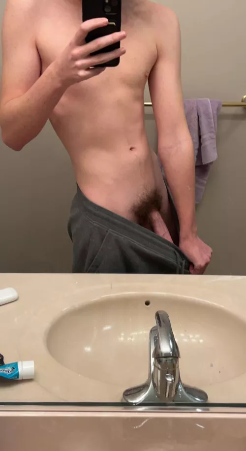 19 ya_clams striaght. dilfs, muscular guys, guys w abs, and twinks pls hmu