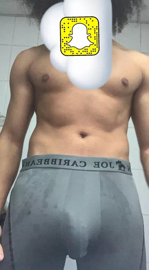 21 into femboys and slim smooth twinks hmu itsmehagainxx