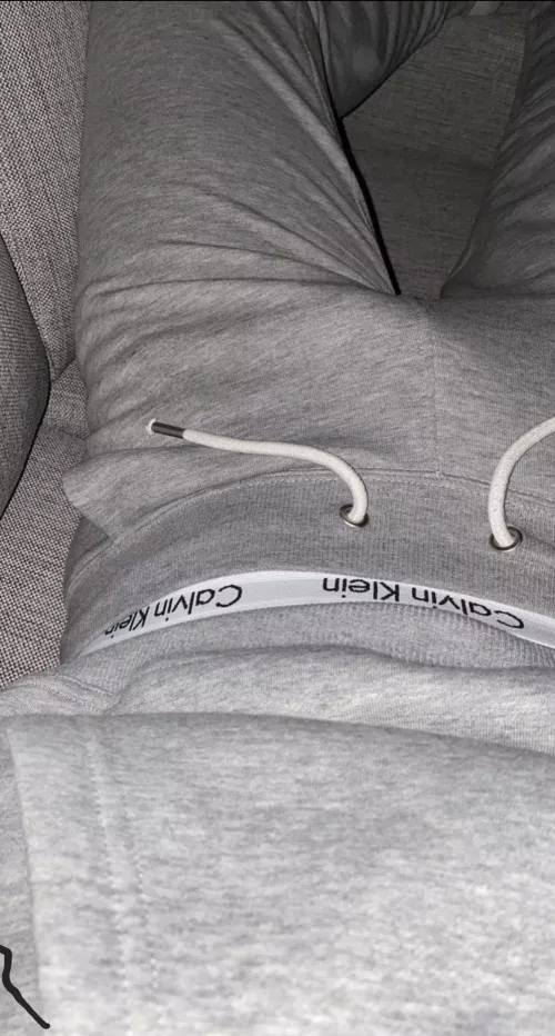 21 straight curious chilling in my calvins, hmu with face and asl while my gf is at work, snap onni.mikael