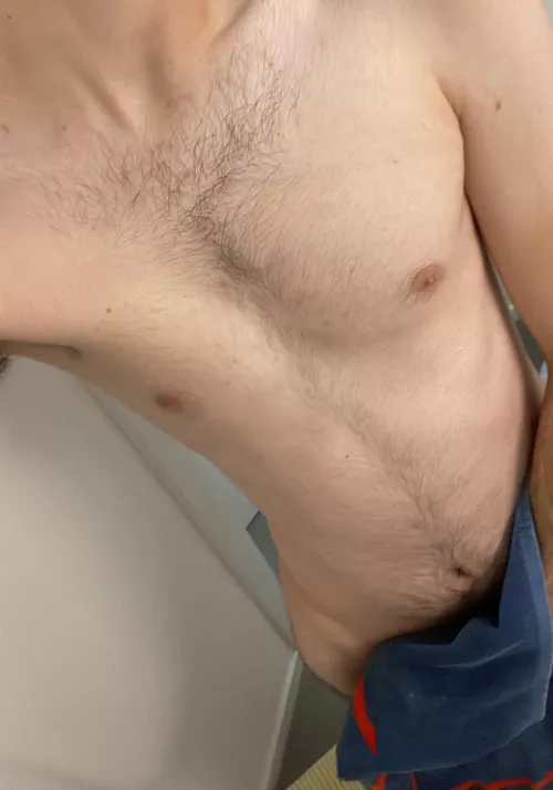 22 hung otter, into hung+ jerking+ or bottoms+ sc: James21otterb