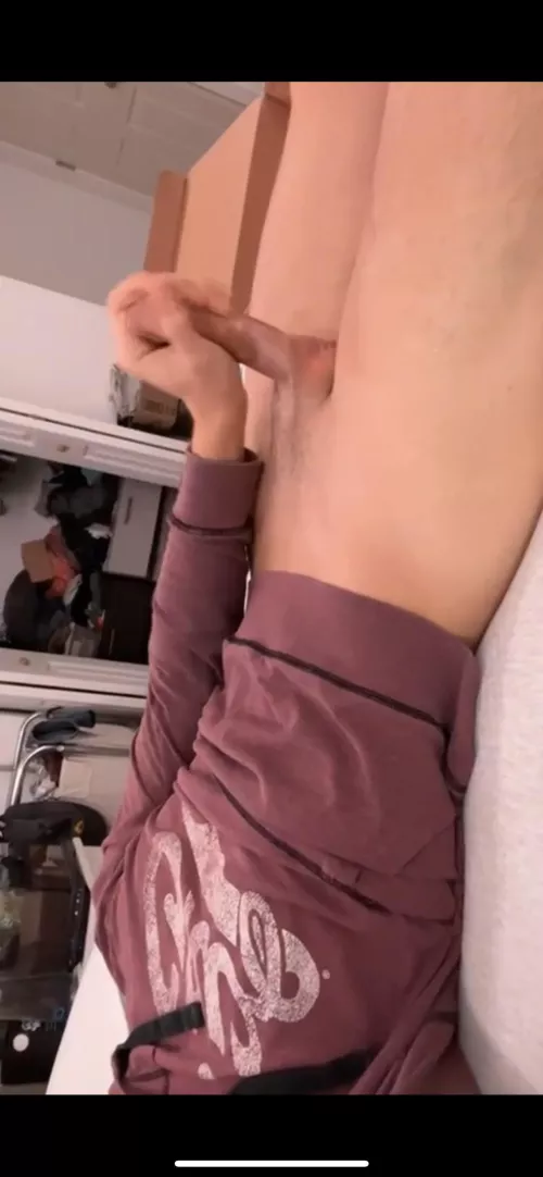 23 us. Horny af. Send pics troy_wayne27