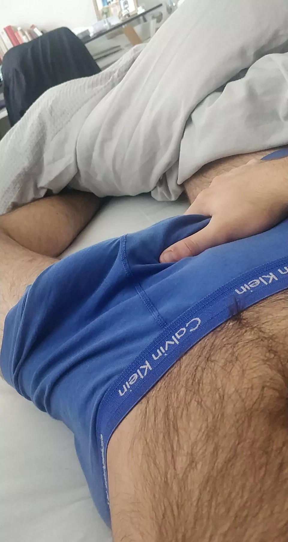 24 Italy inch fit hung hairy guy here. HMU anyone. Twinks ++ joeob_1504