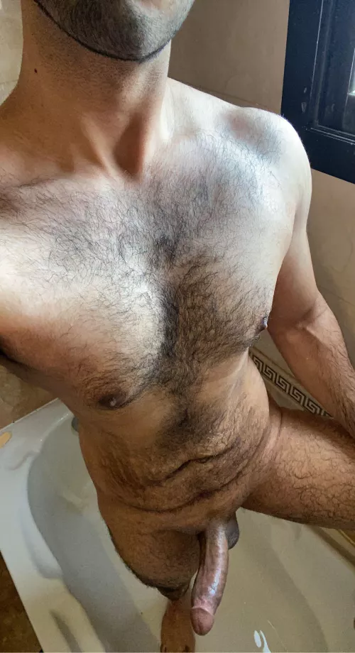 25 hung looking for a smooth twink or fem. SC: mmsyn6