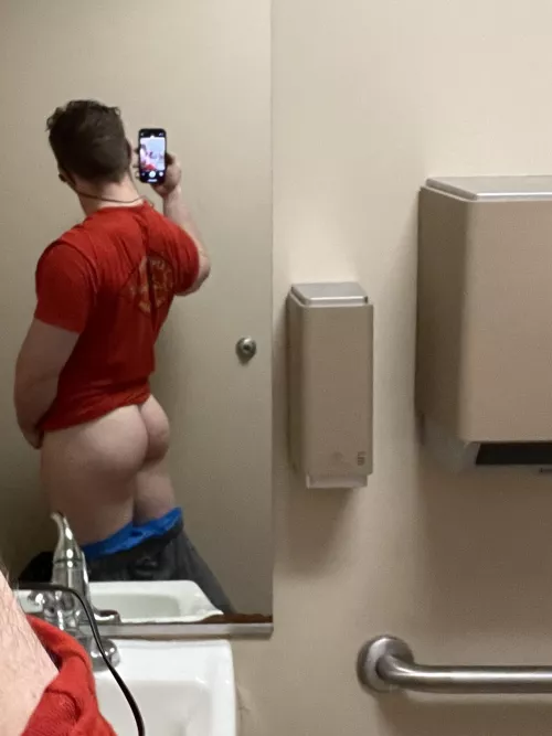 (25) Would anyone spank this?