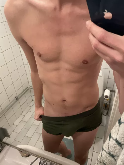 30 male, not showing face but wanna change pics and videos. Into toned and otters. Add sweguy30