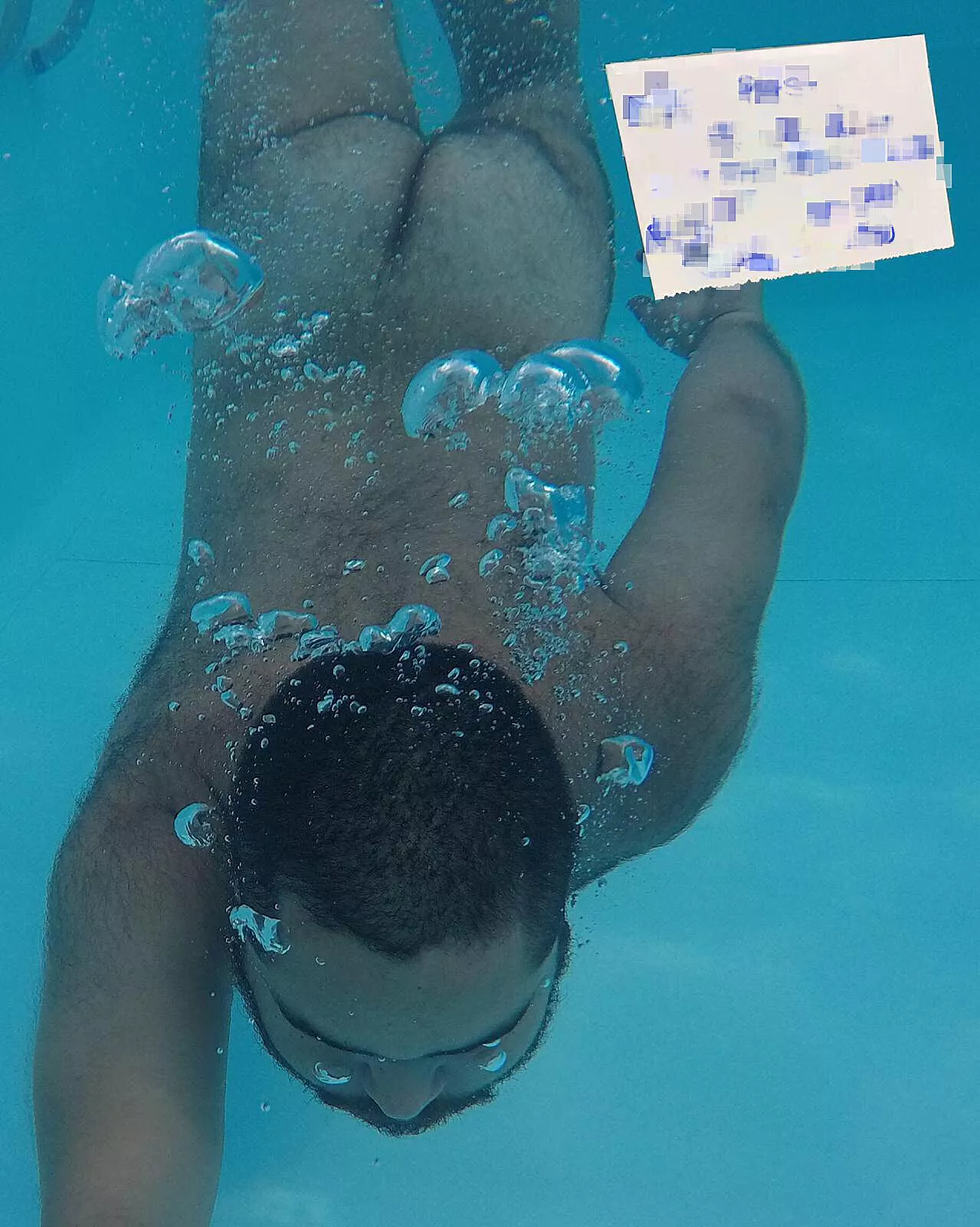 [35] No matter if it’s the sea or a pool. Freedom is all that counts!