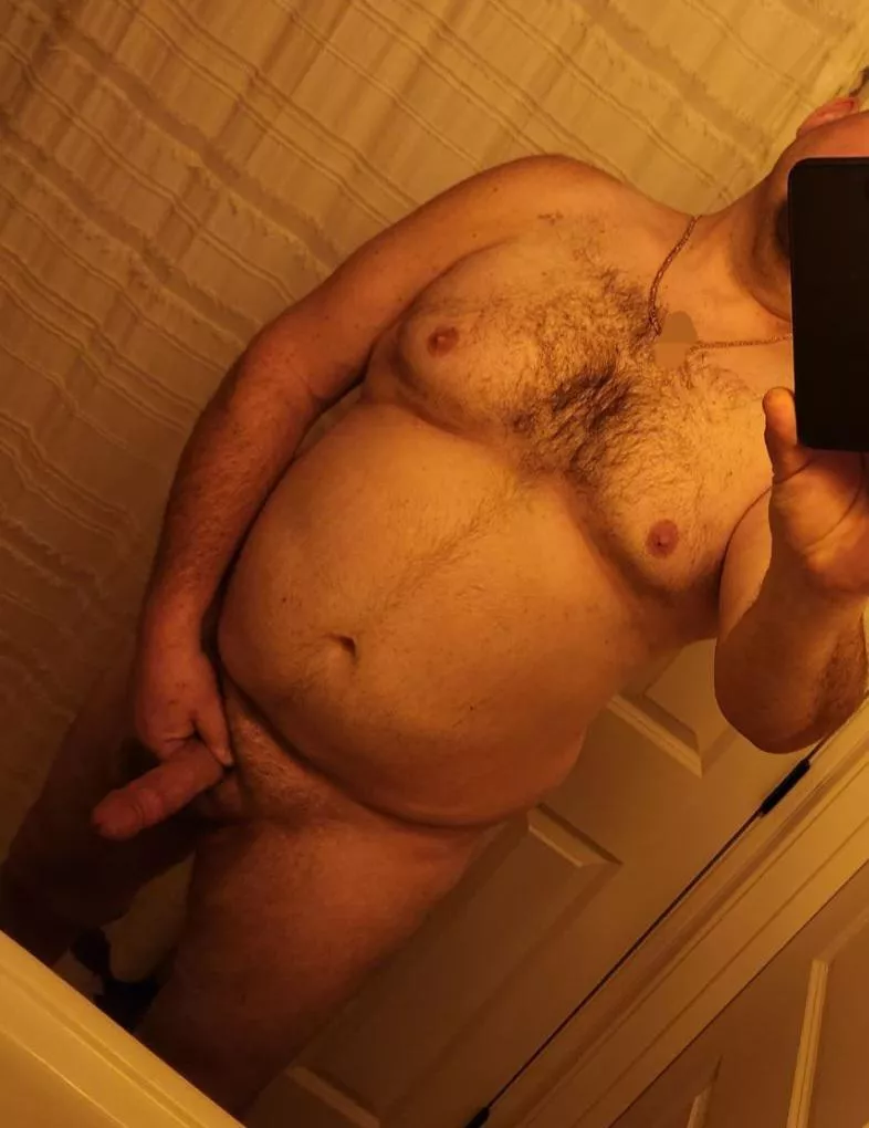 [43] Curves and big areolas make me so thick...