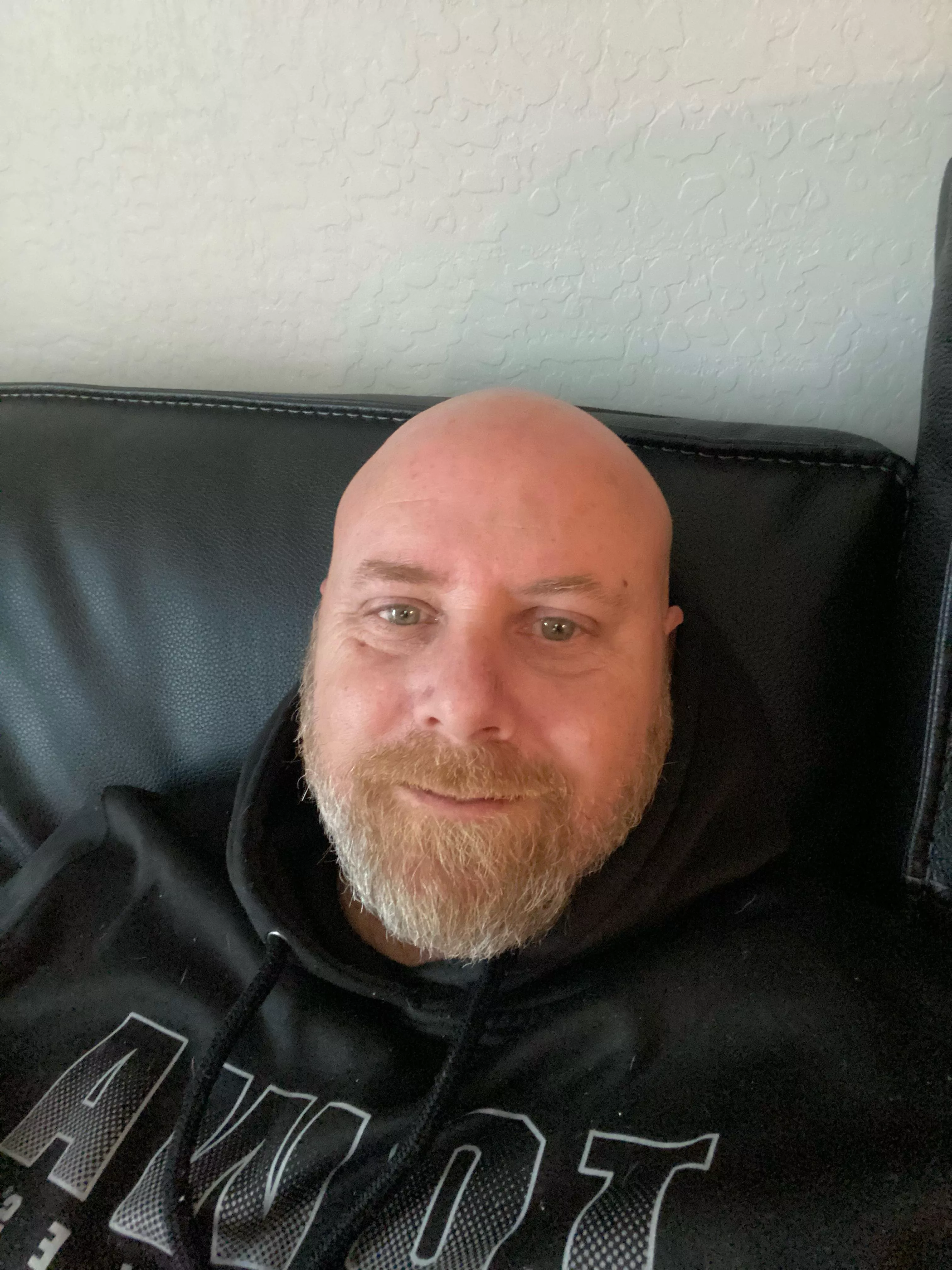 [44] gave my beard a little trim now it’s perfect to sit on