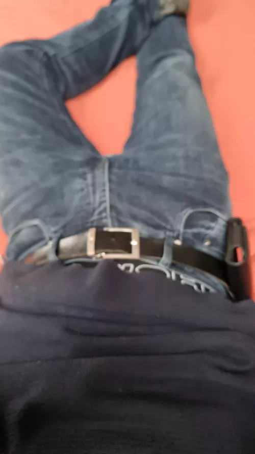 48 Who want to taste a daddy's cock ?