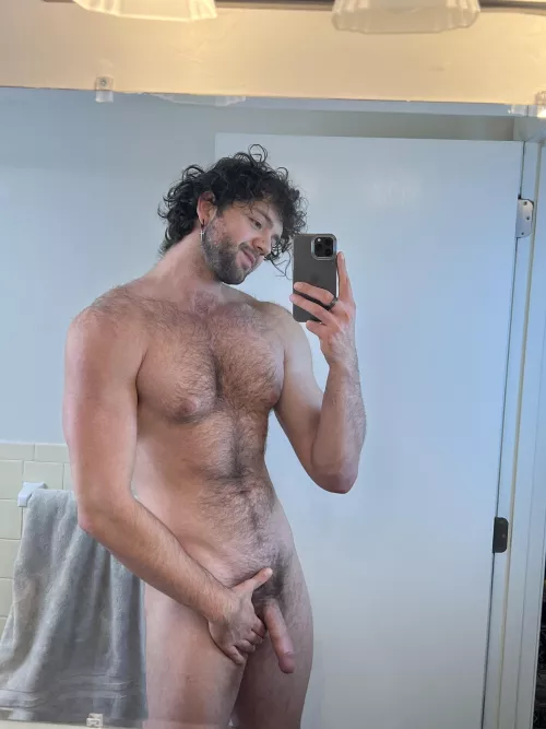 6’8, hairy, with a semi just for you 🥹