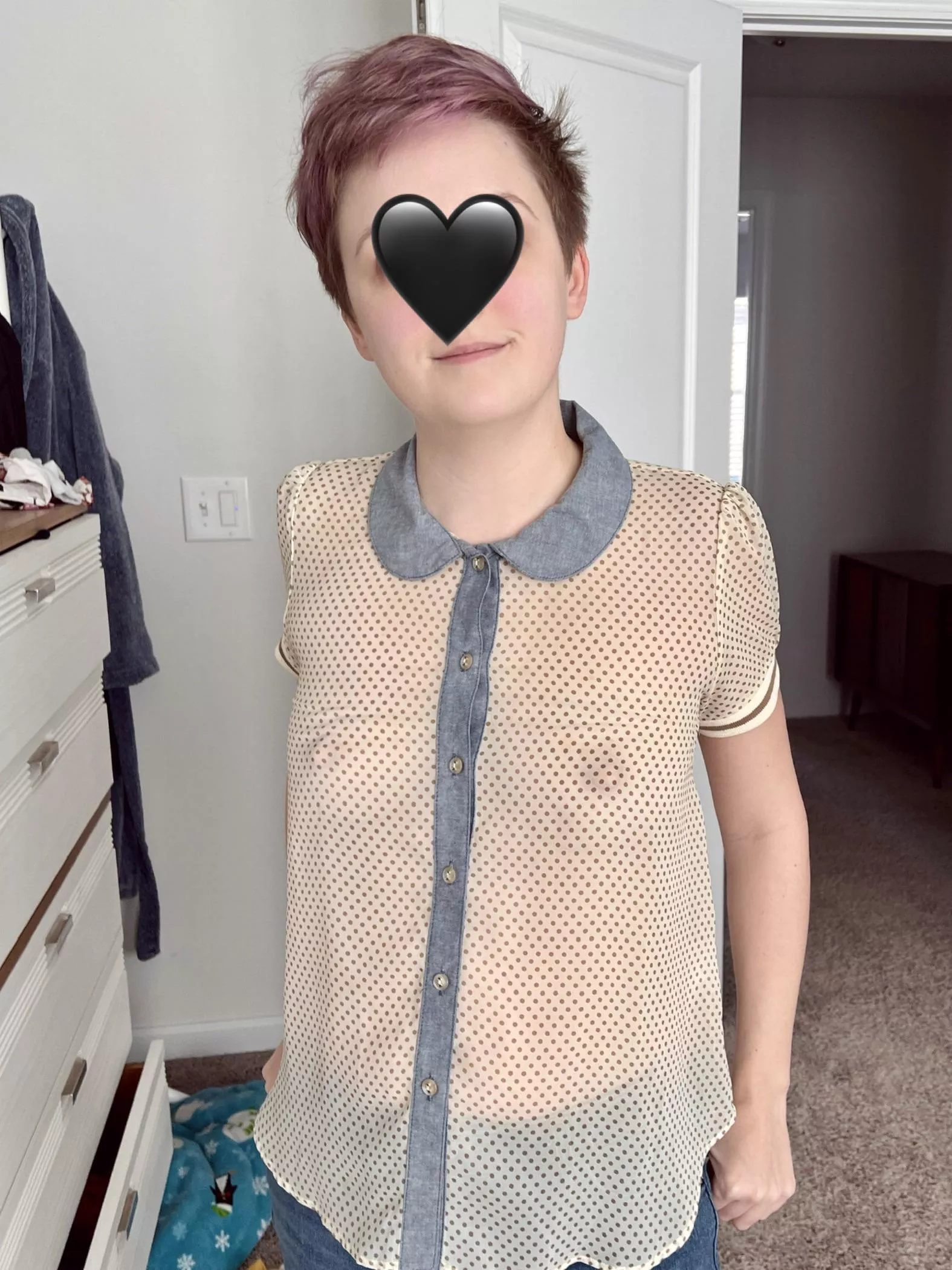 🖤 About to leave the house…did I forget something? 🖤