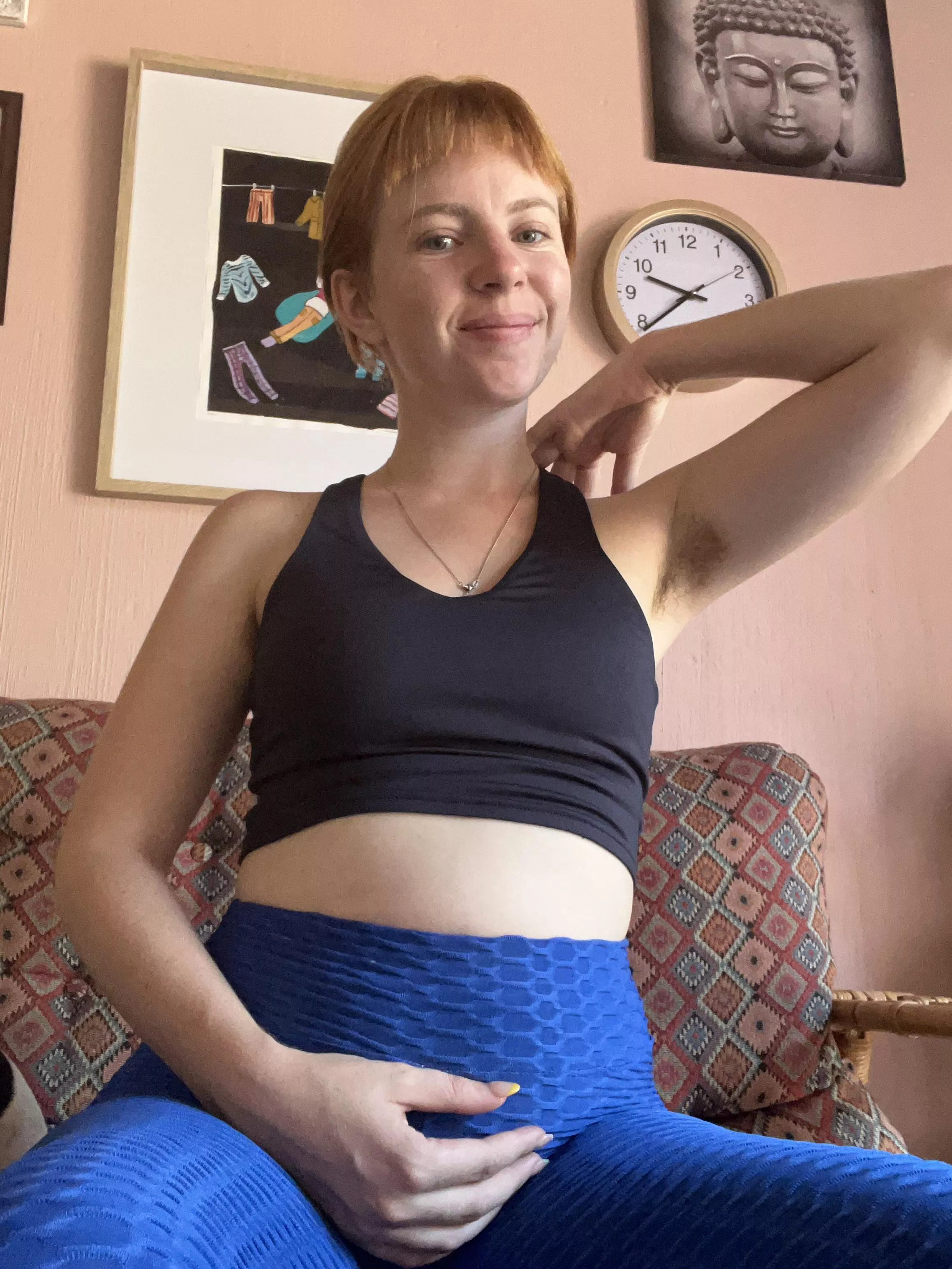 Are you into hairy preggos? 😏 🤰