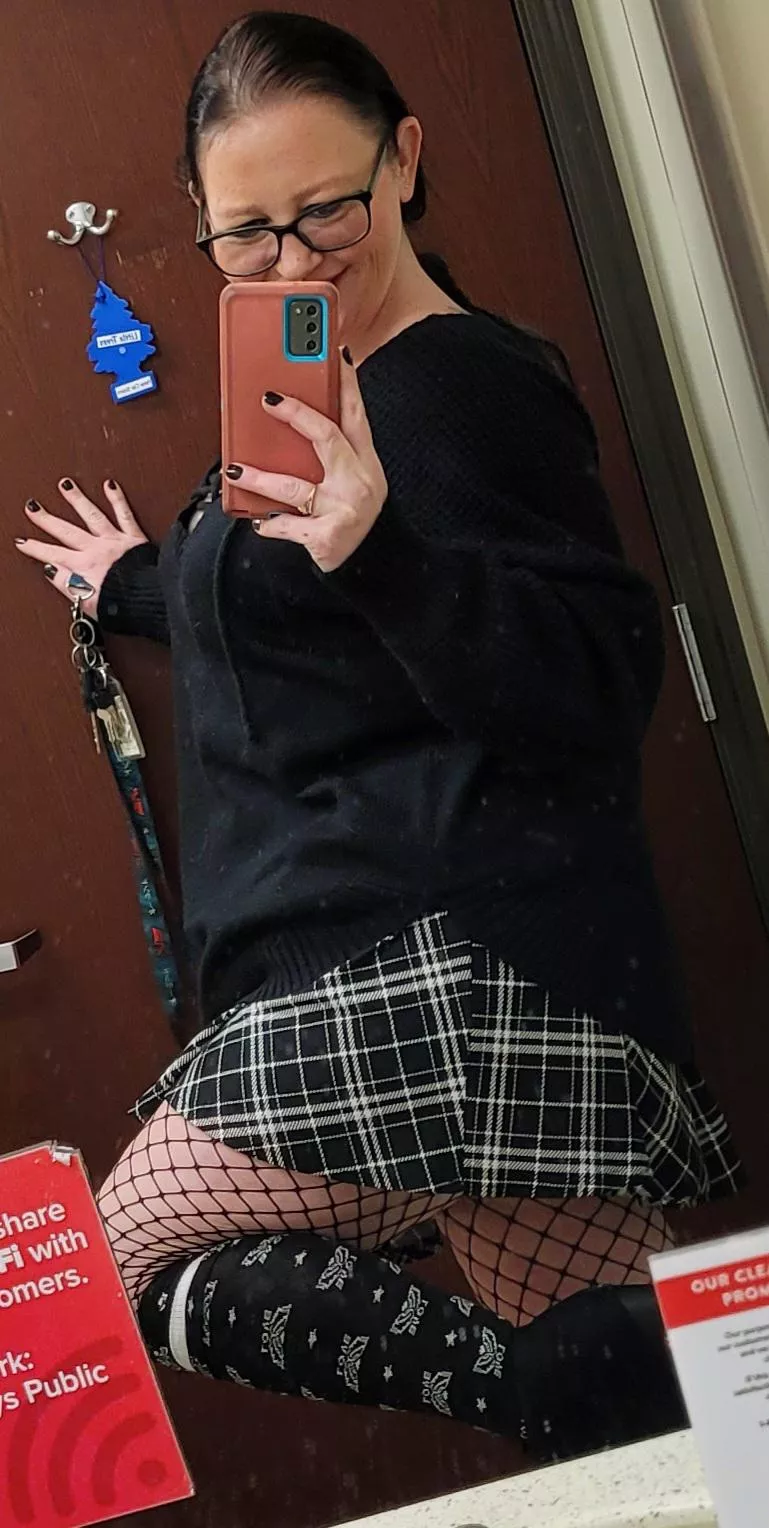 Bathroom selfie before a night out. Wanna rip them off after?