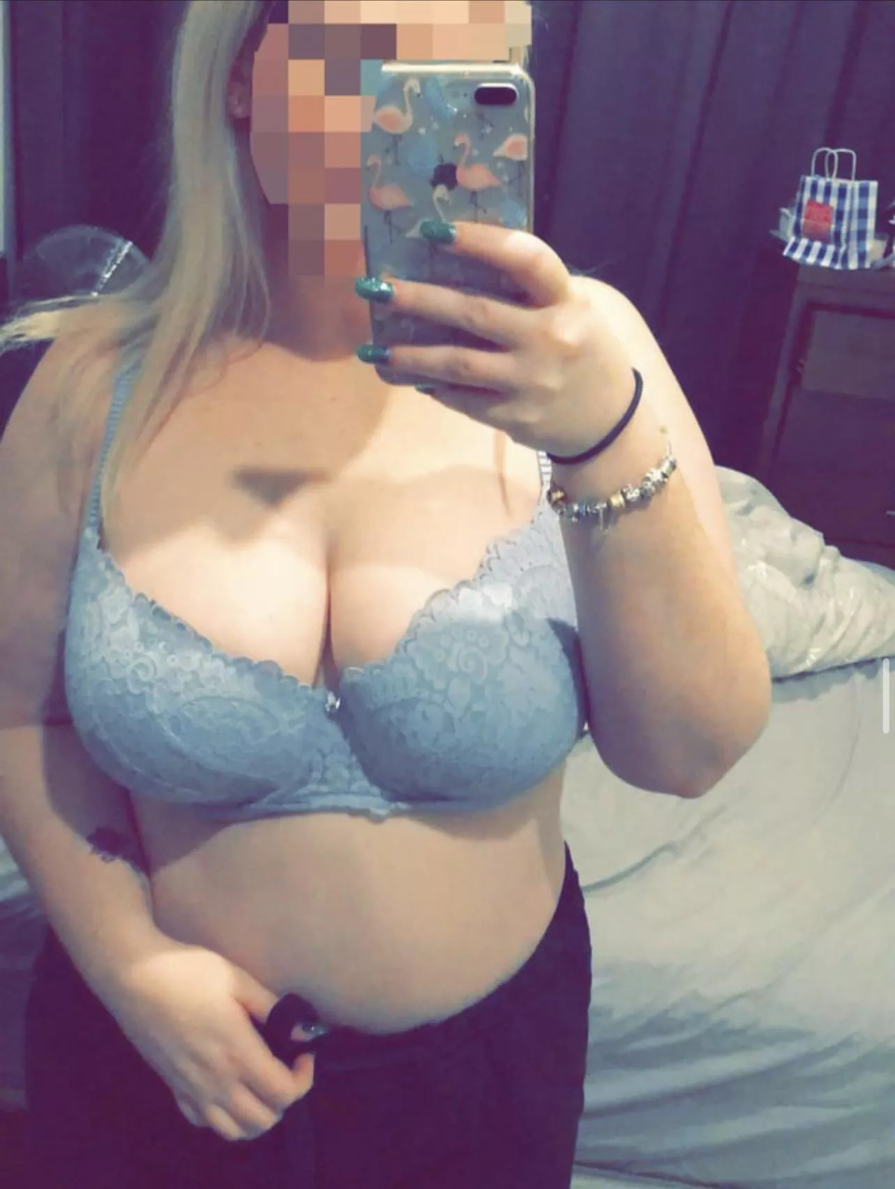 Blue is one of my fave colours to wear! @kitarajade on OF for more 😘