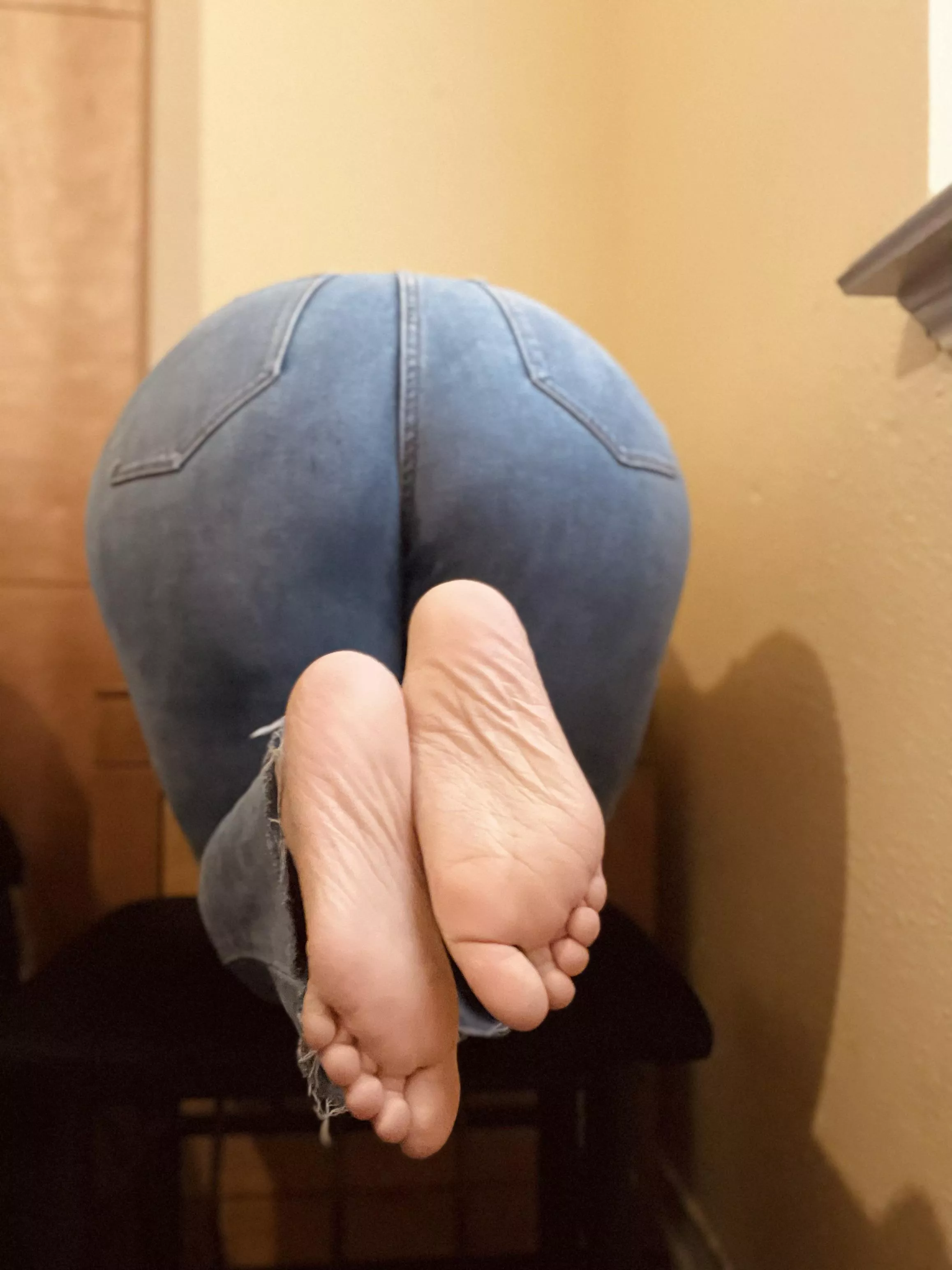 Can you give my feet some lovin’