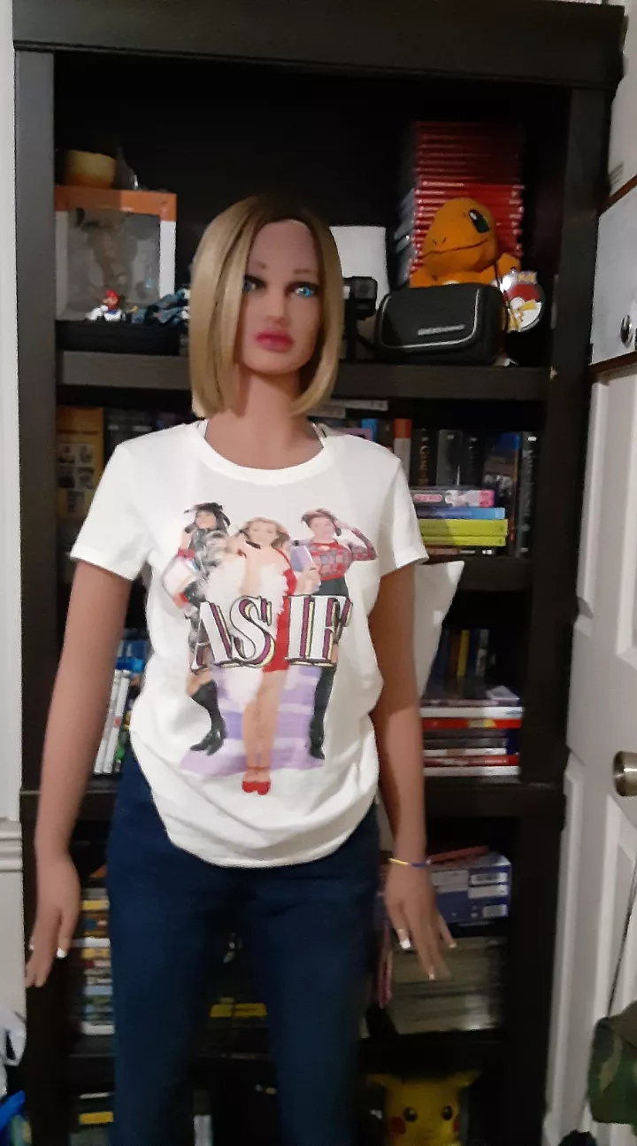 courtney picking a movie