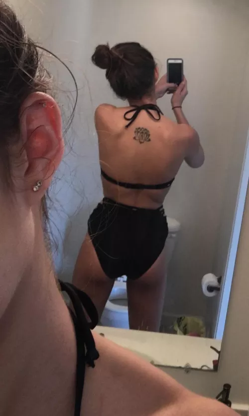 cutie with a booty☺️