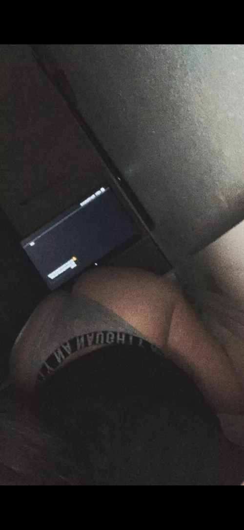 Dm if you want me to facesit you