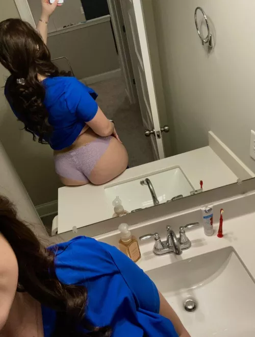 Do you have anything else I can sit on? 🍑😋