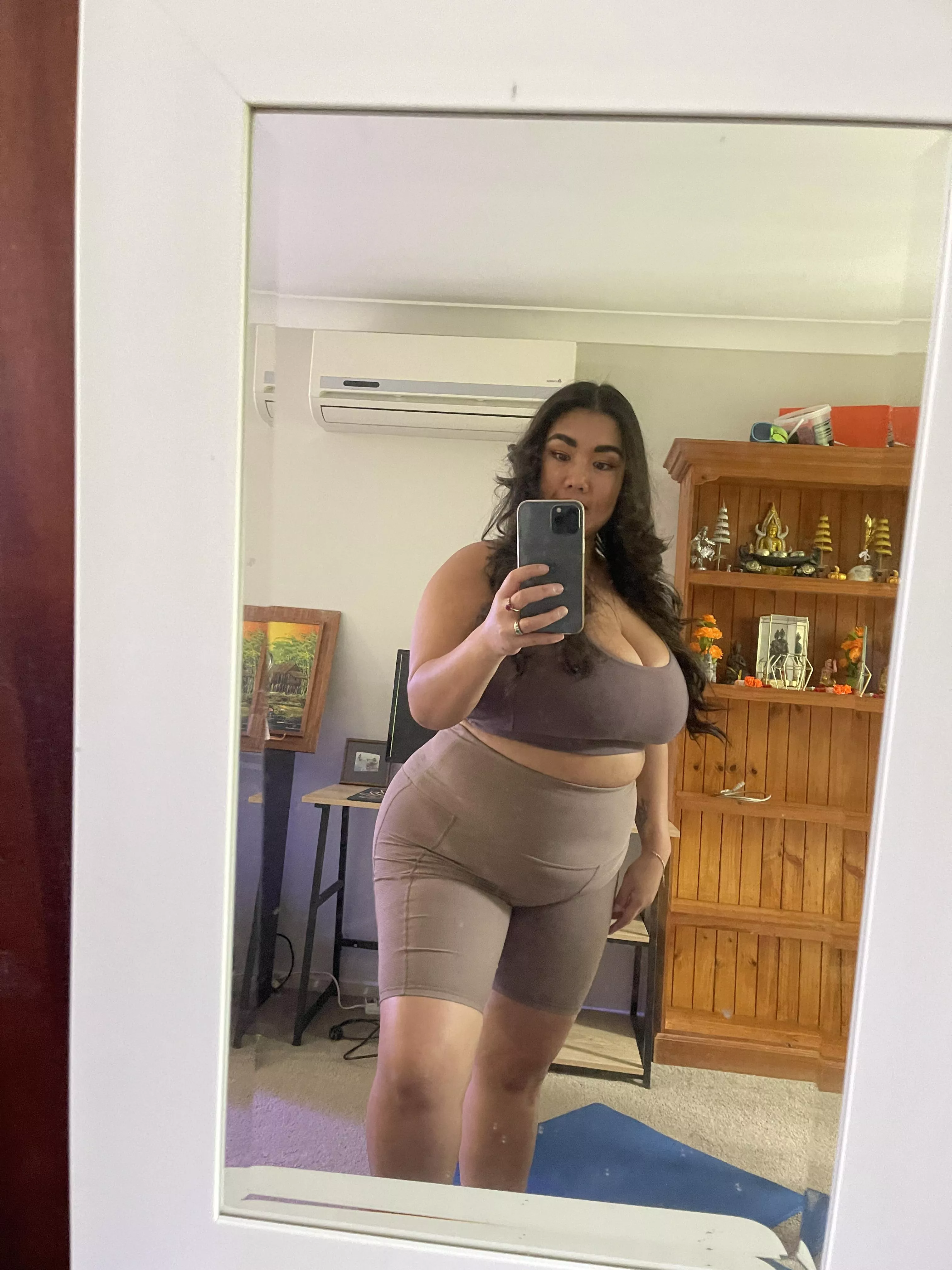 Do you like curvy girls???🥵🥵🥵🥵