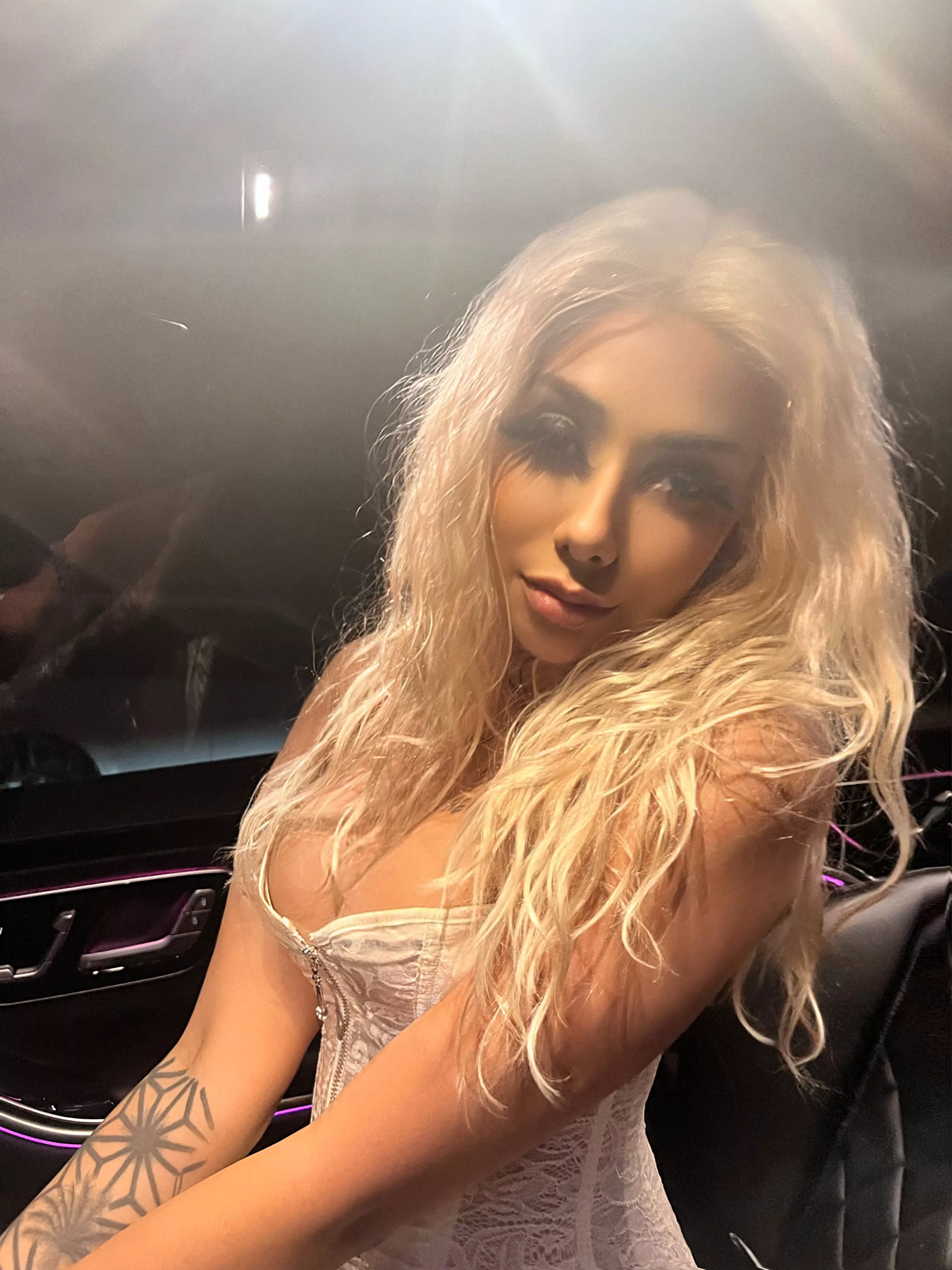 Do you like drunk blonde girls