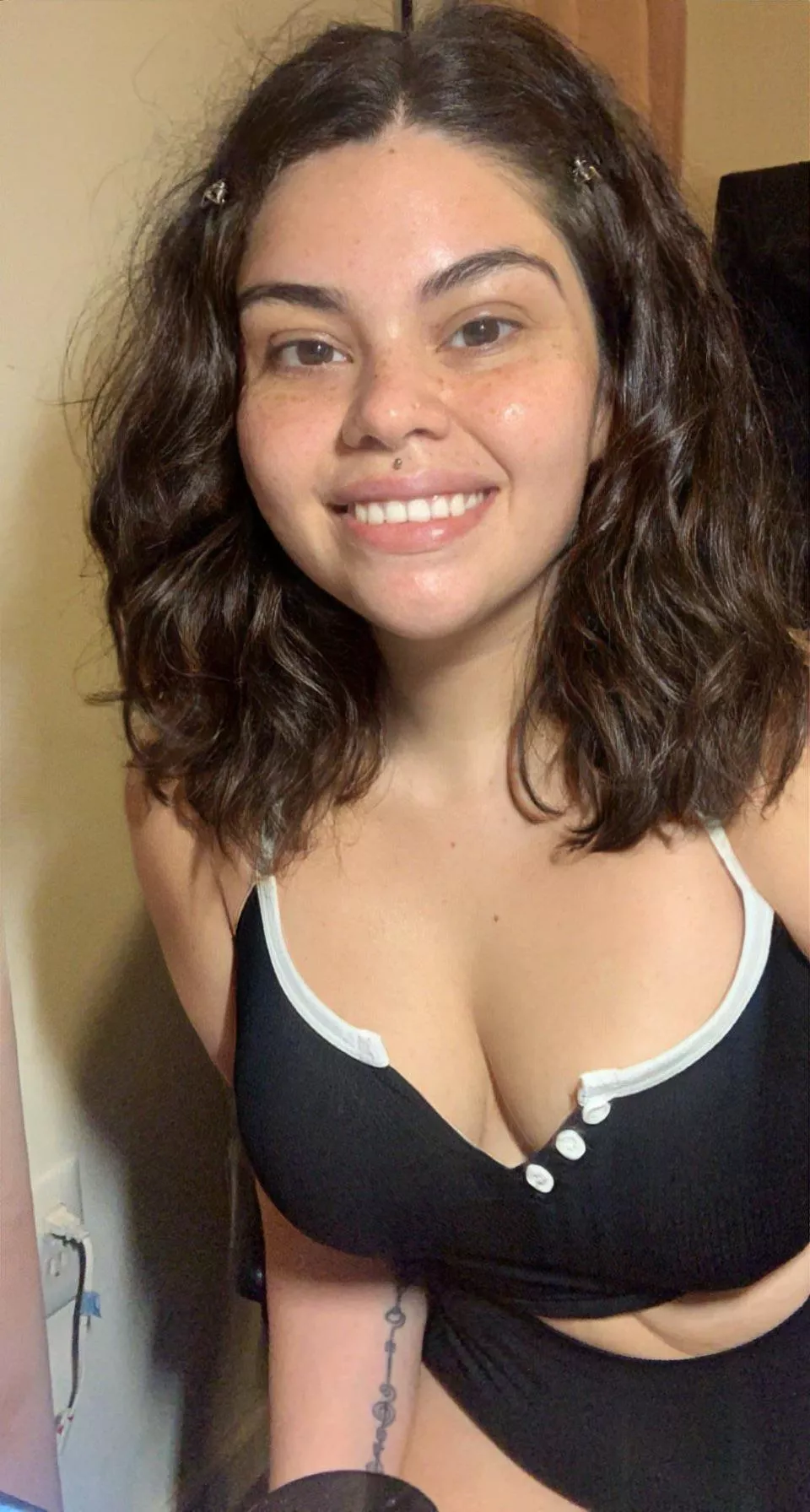 Do you like seeing no makeup selfies?