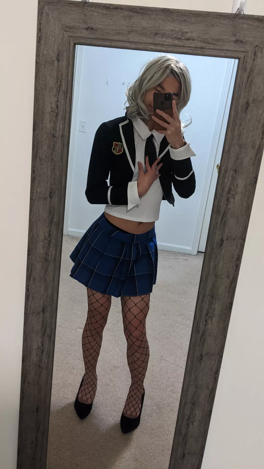 does anyone like schoolgirls?