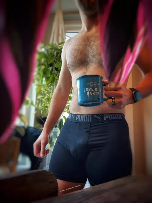 Good [M]orning. Who could led me some cream 🍼 for my ☕️