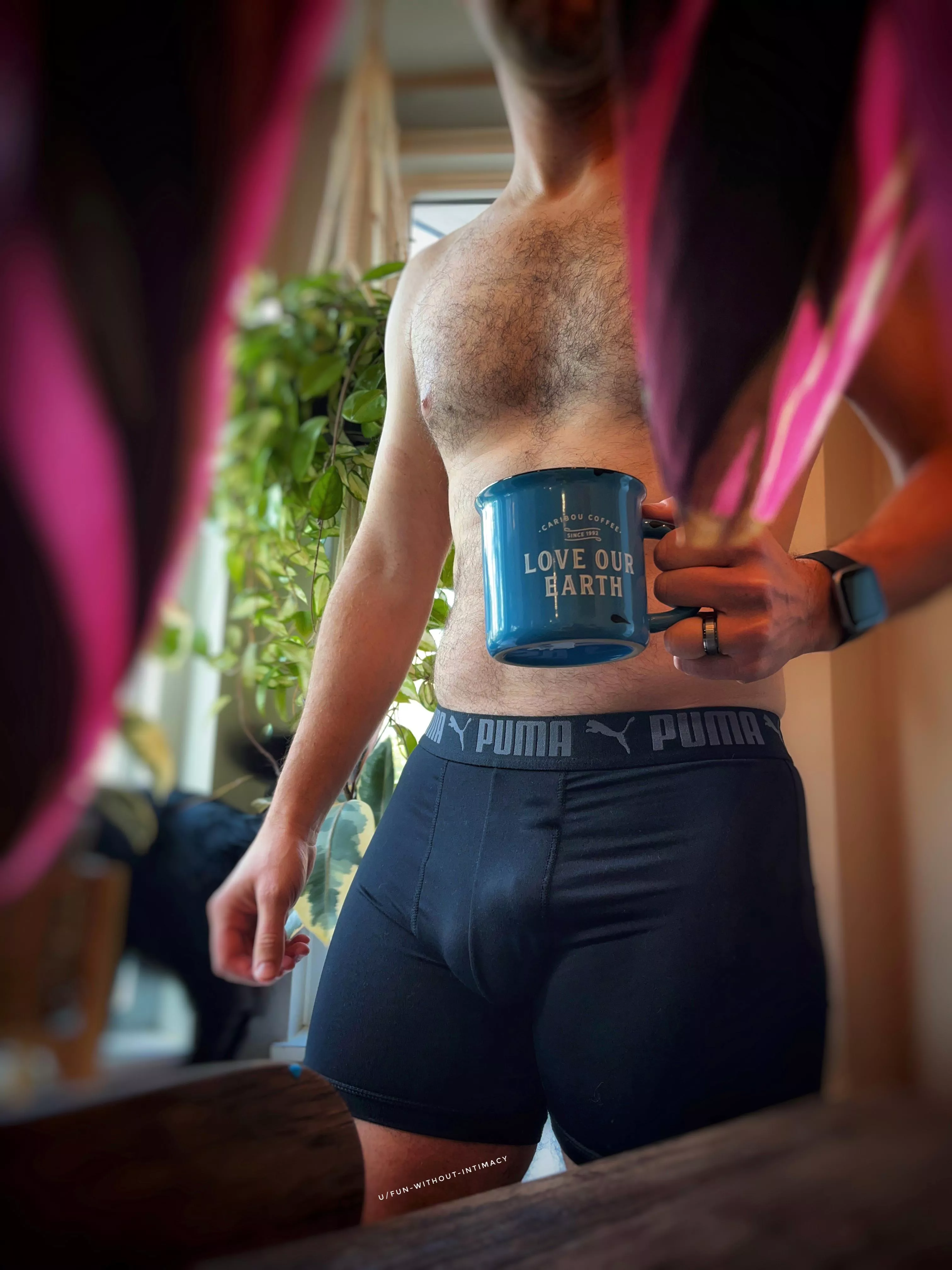 Good [M]orning. Who could led me some cream 🍼 for my ☕️