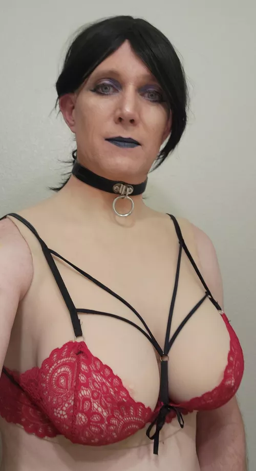 Hi all you gorgeous people. Finding the confidence to post my nudes and semi nudes here.