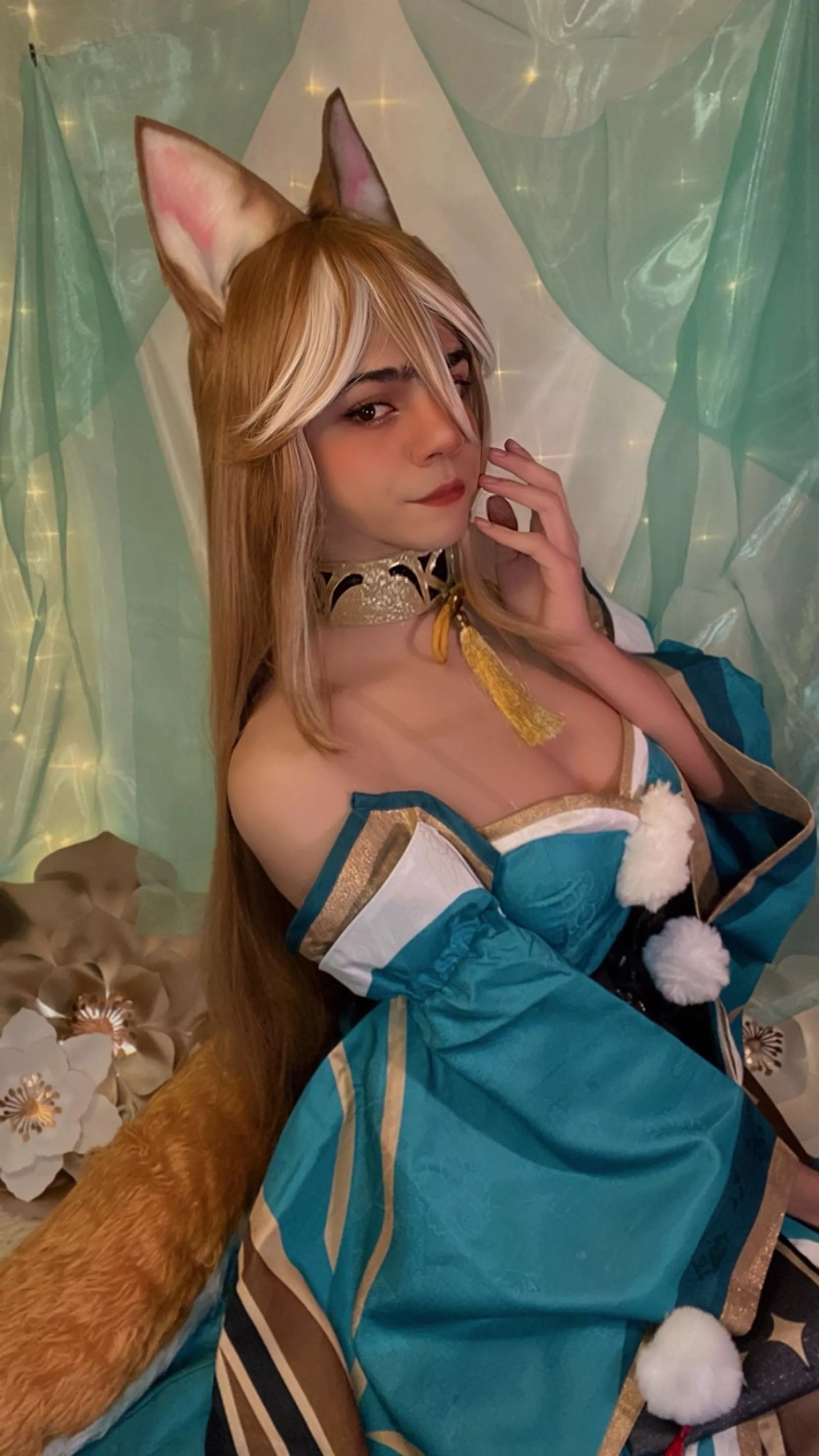 Hiii, I want to show you my cosplay of miss hina from genshin impact 🥰💚✨🍡