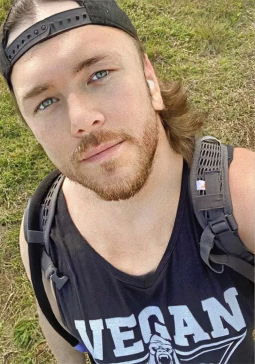 I attempted to smile but the 12th mile of the hike with the combination of the heat destroyed me. 😅 how’s everyone doing?