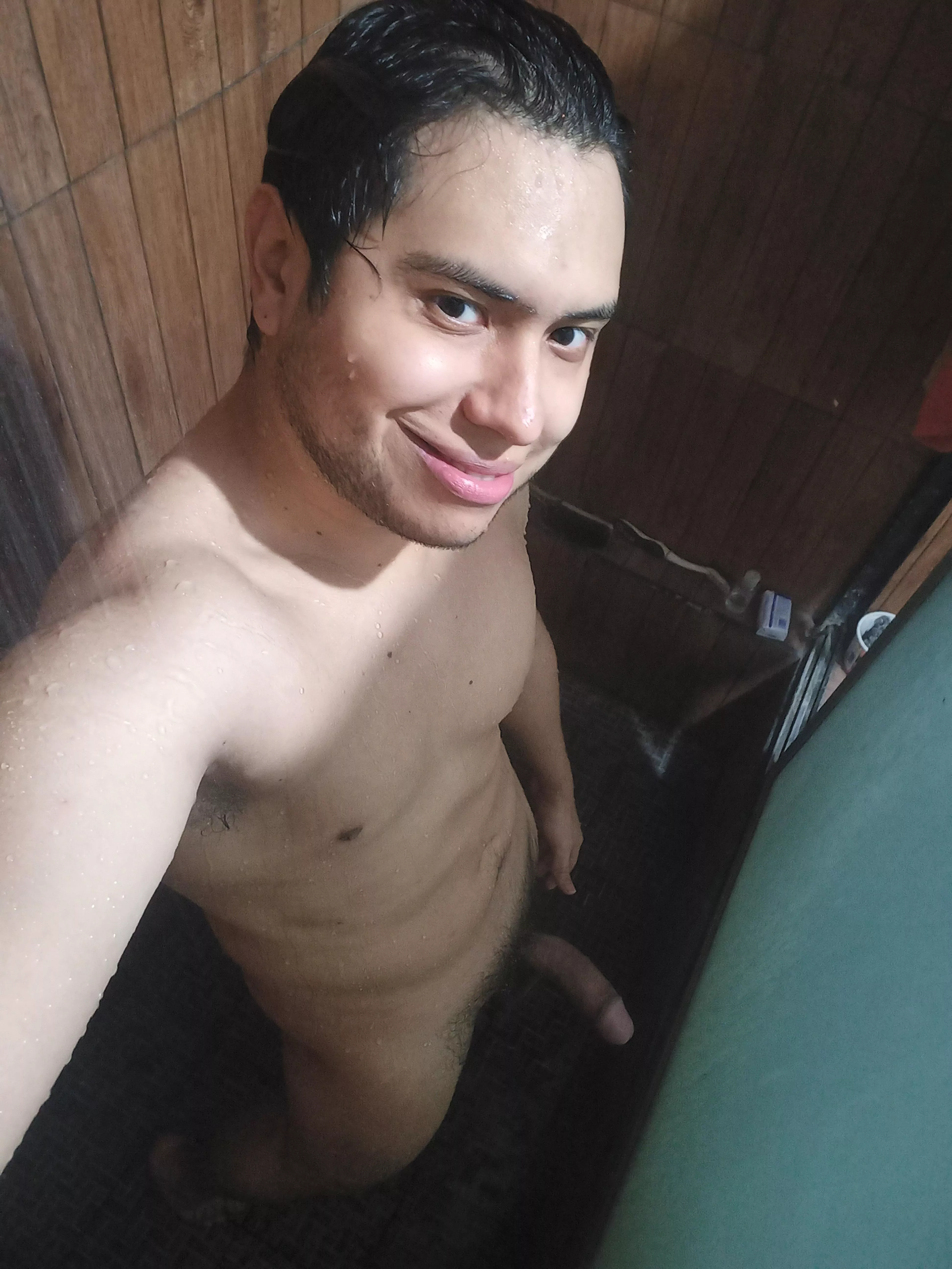 i like to show when i get horny?? are you horny. ?