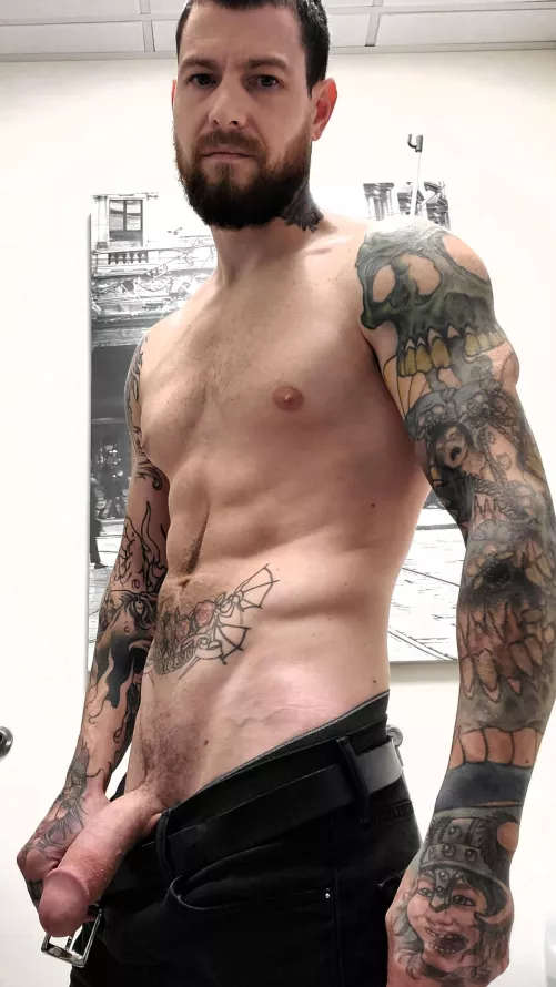 I noticed I never smile much in photos🤔 (37)