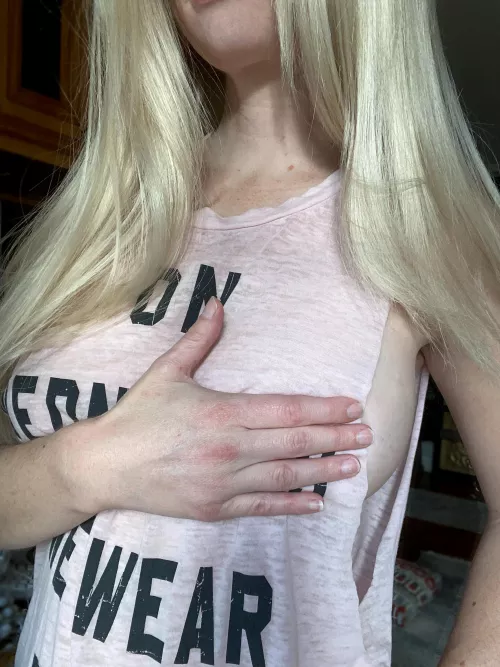 I pledge allegiance to side cut shirts, and all [f]orms of revealing clothing ✨ 🏴