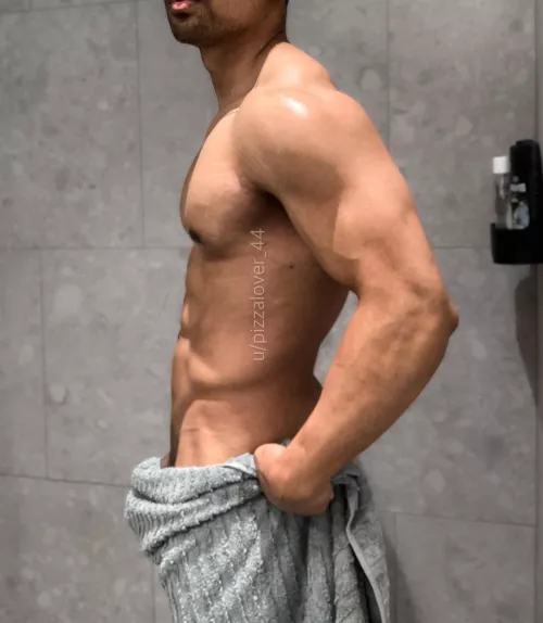 I wish my forearm would look like this all the time. But I guess it‘s just the angle 😒