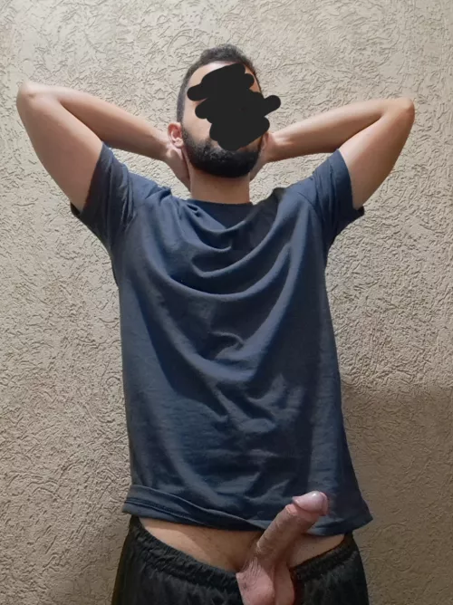 I'm going to sleep, anyone want to help me? 🫣😏