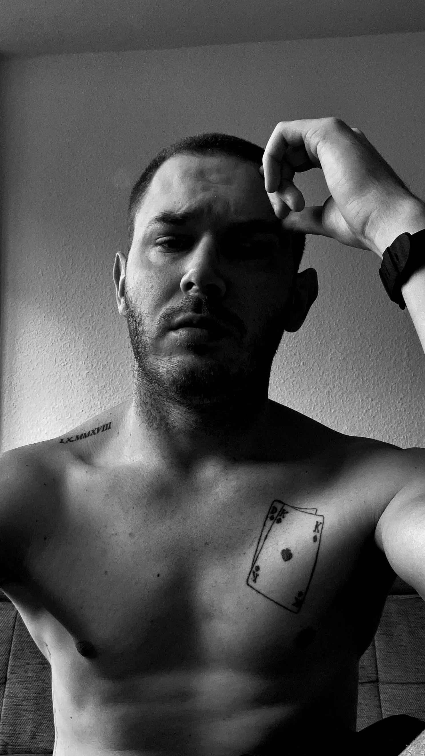 I’m making orders without any words.