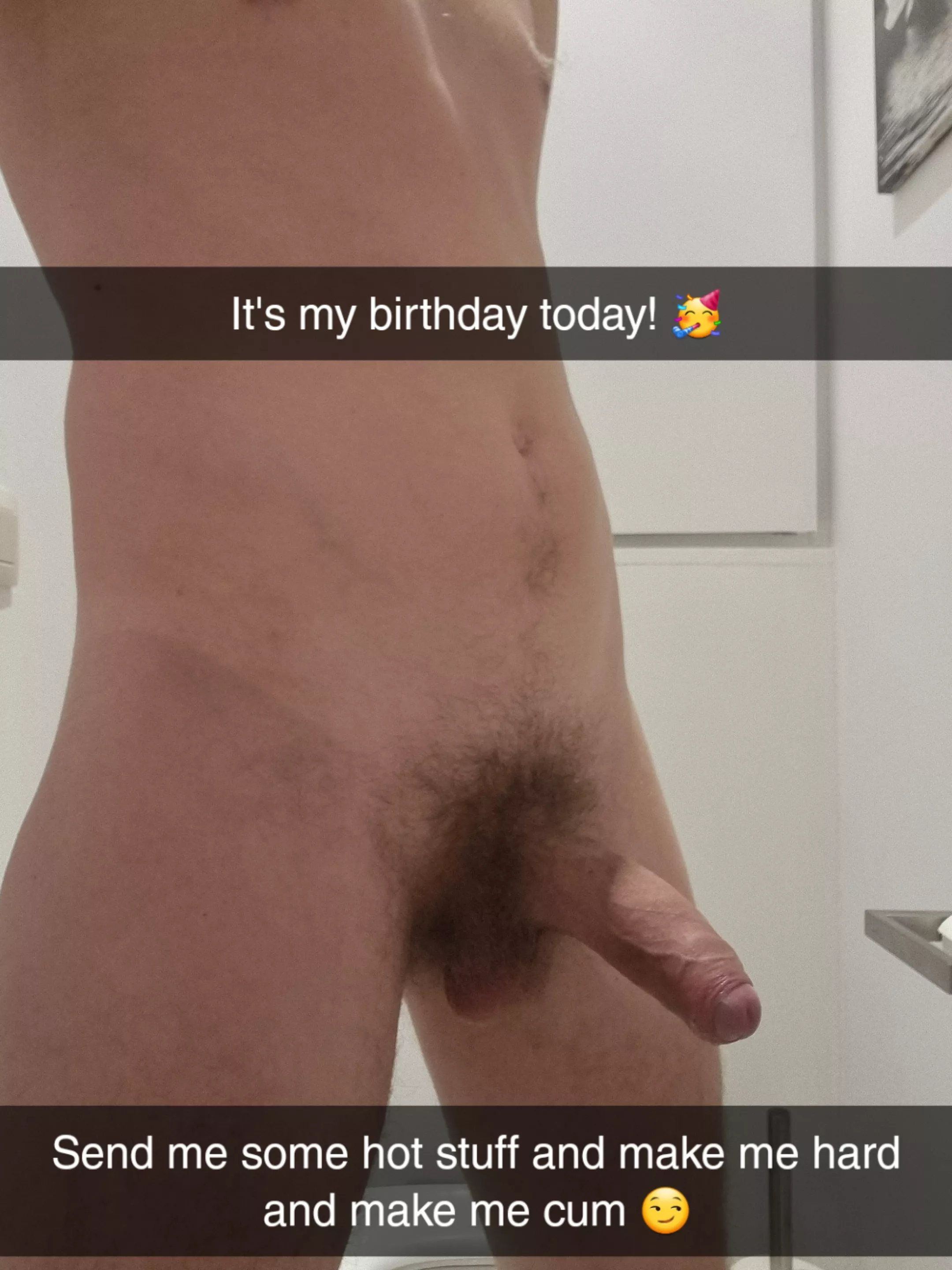 It's my birthday today! 🥳 send me your hot stuff (comments or dm me) and make me cum harder than ever 😏