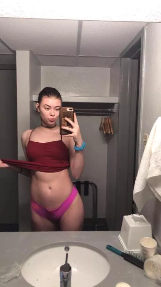 Join my Groupchat! I have 3 girls very dominant 😈🍤 Sna🅿️chat mollyplayhouse