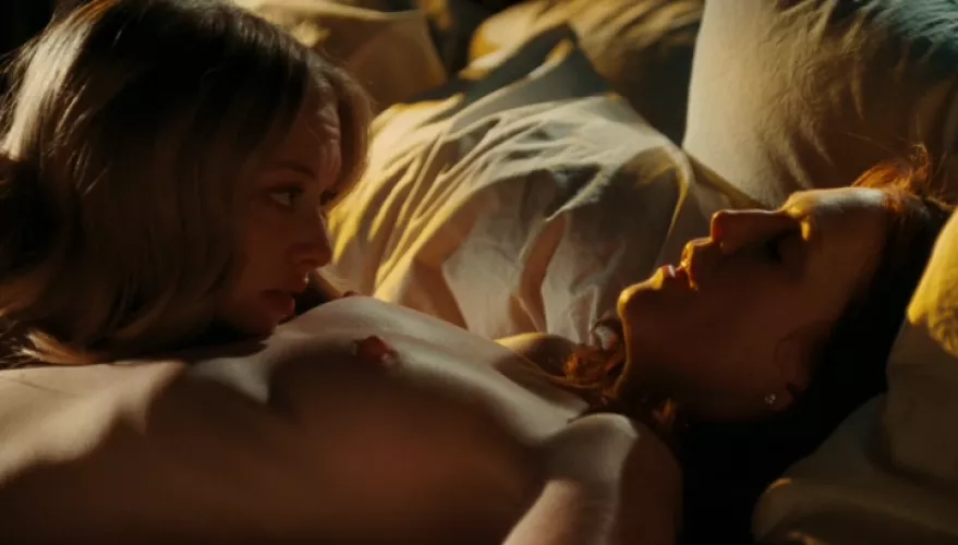 Julianne Moore and Amanda Seyfried