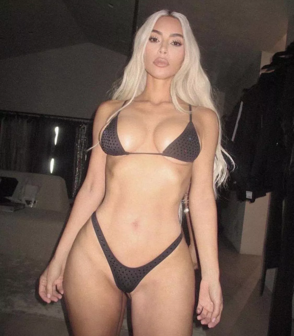 Let’s stroke and cum to her or her sisters