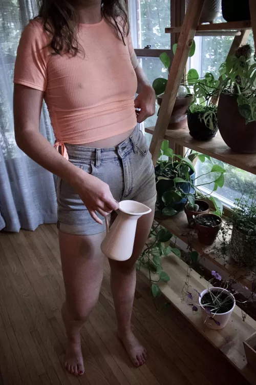 life pro tip, girls who love plants hate bras