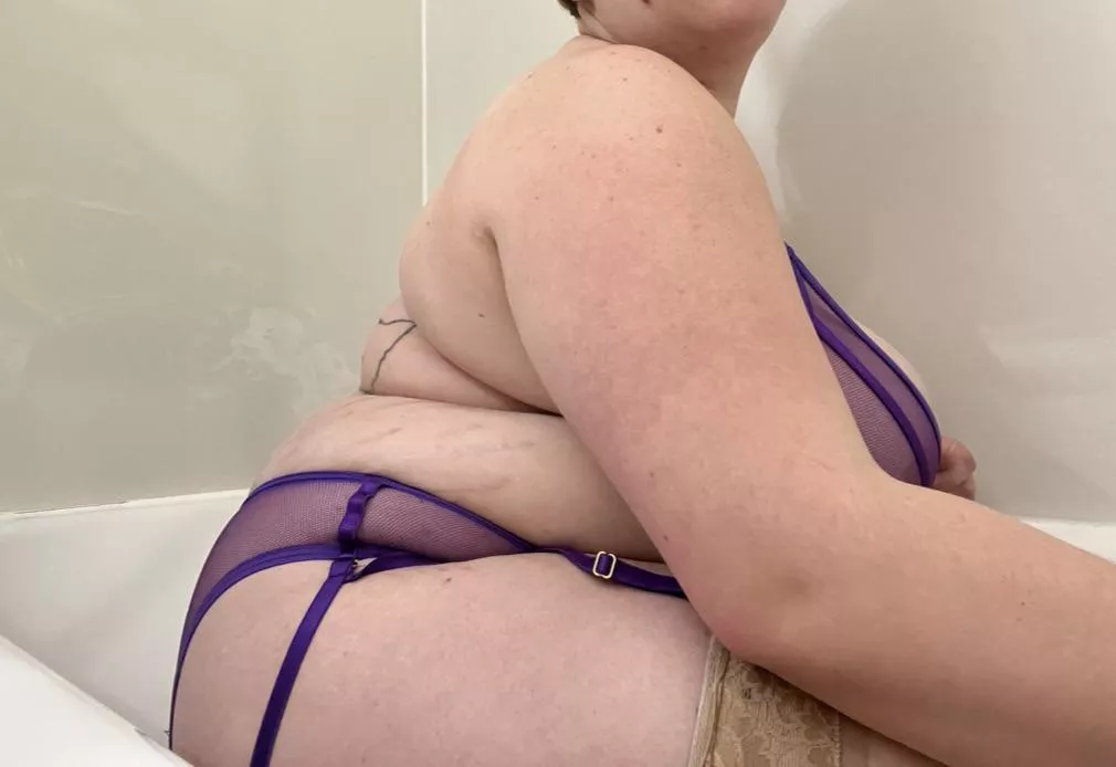 Lingerie in the bath🥰