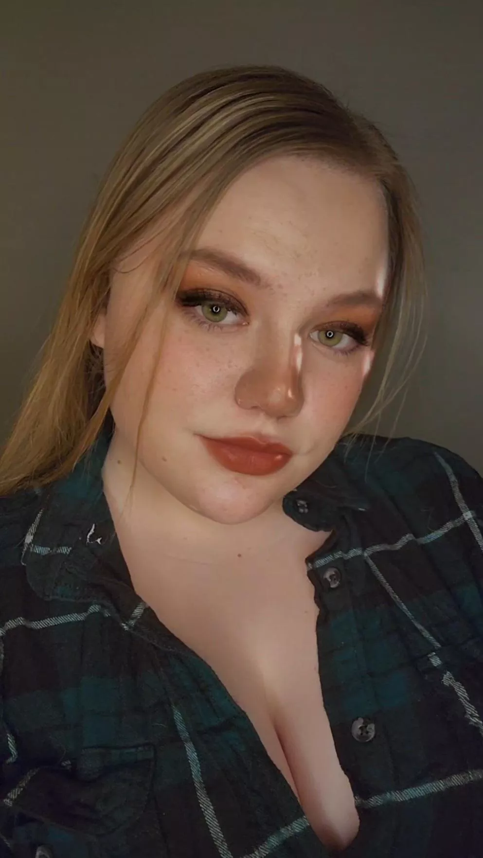 look me in the eyes while you fuck me😈💦