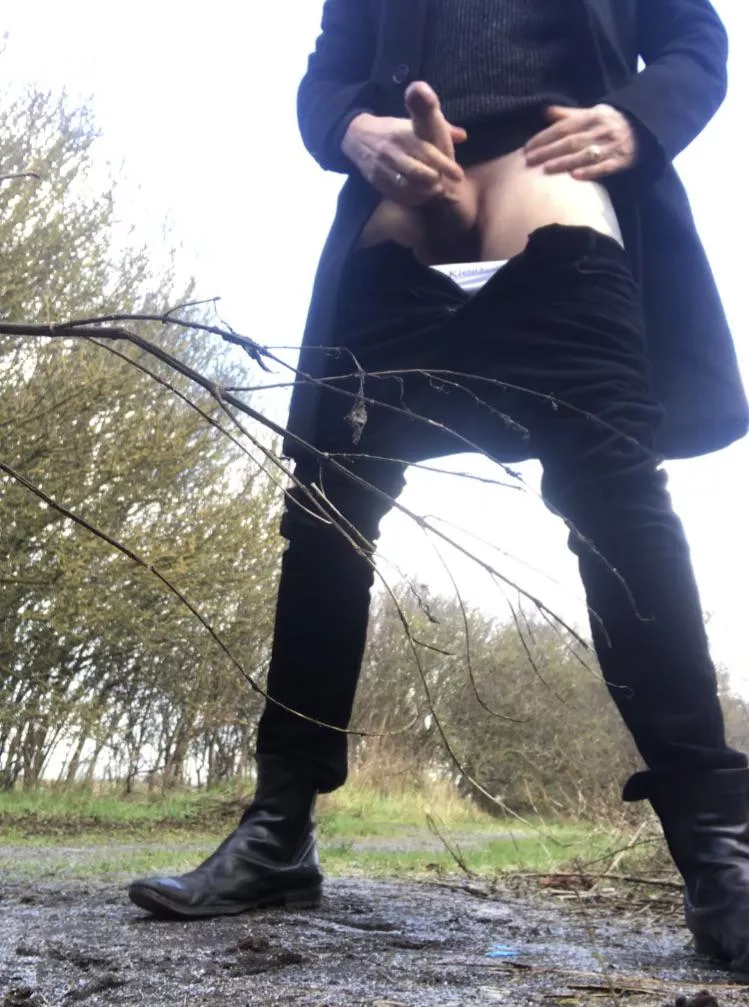 Lunchtime walk - bit cold out today