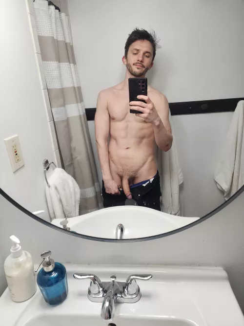[M] Post-workout bathroom selfie