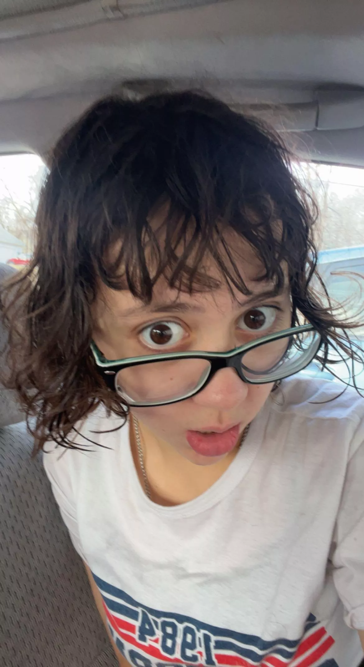 me after i cut my hair this morning😳 i do it by myself