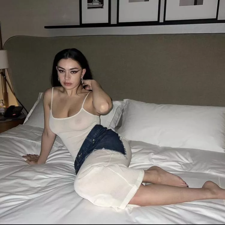 Mommy charli xcx